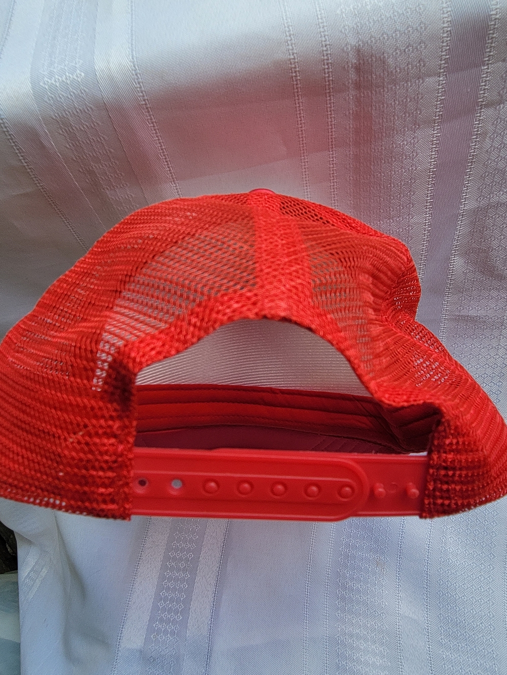 Devon Allman Donavon Frankenreiter Red And White Mesh Trucker Hat Interior View 3